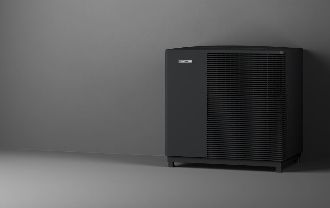 STIEBEL ELTRON HPA-O Plus εξωτερική μονάδα σε studio λήψη